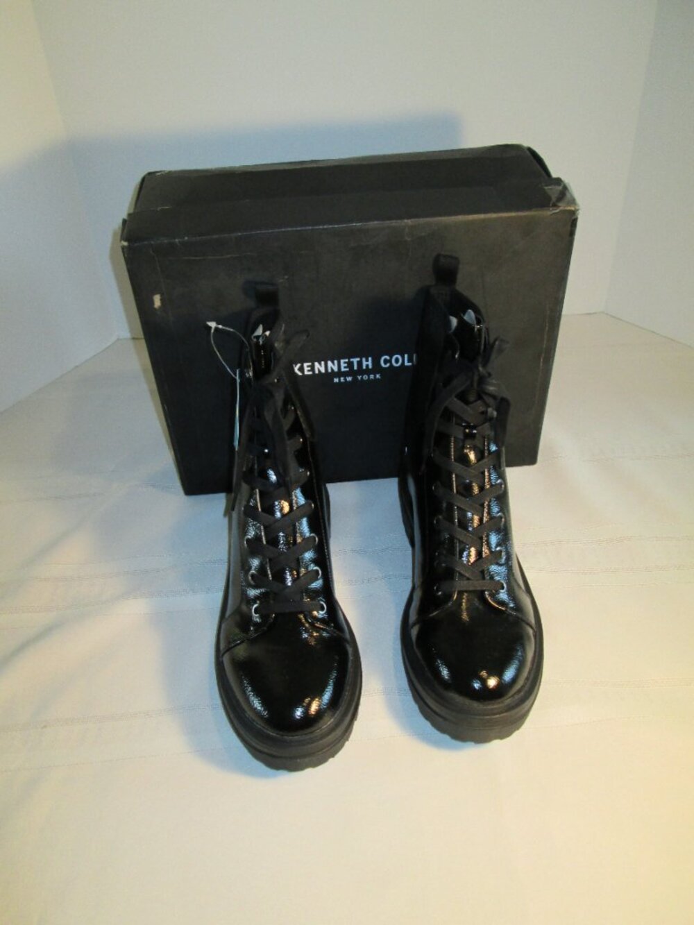 Kenneth Cole NY Rhode Light Lace Up Lug Sole Boots NIB Sz 9.5 - Picture 2 of 12